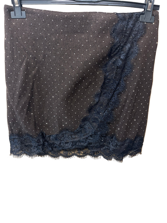 Rock mit Spitze und Glitzer