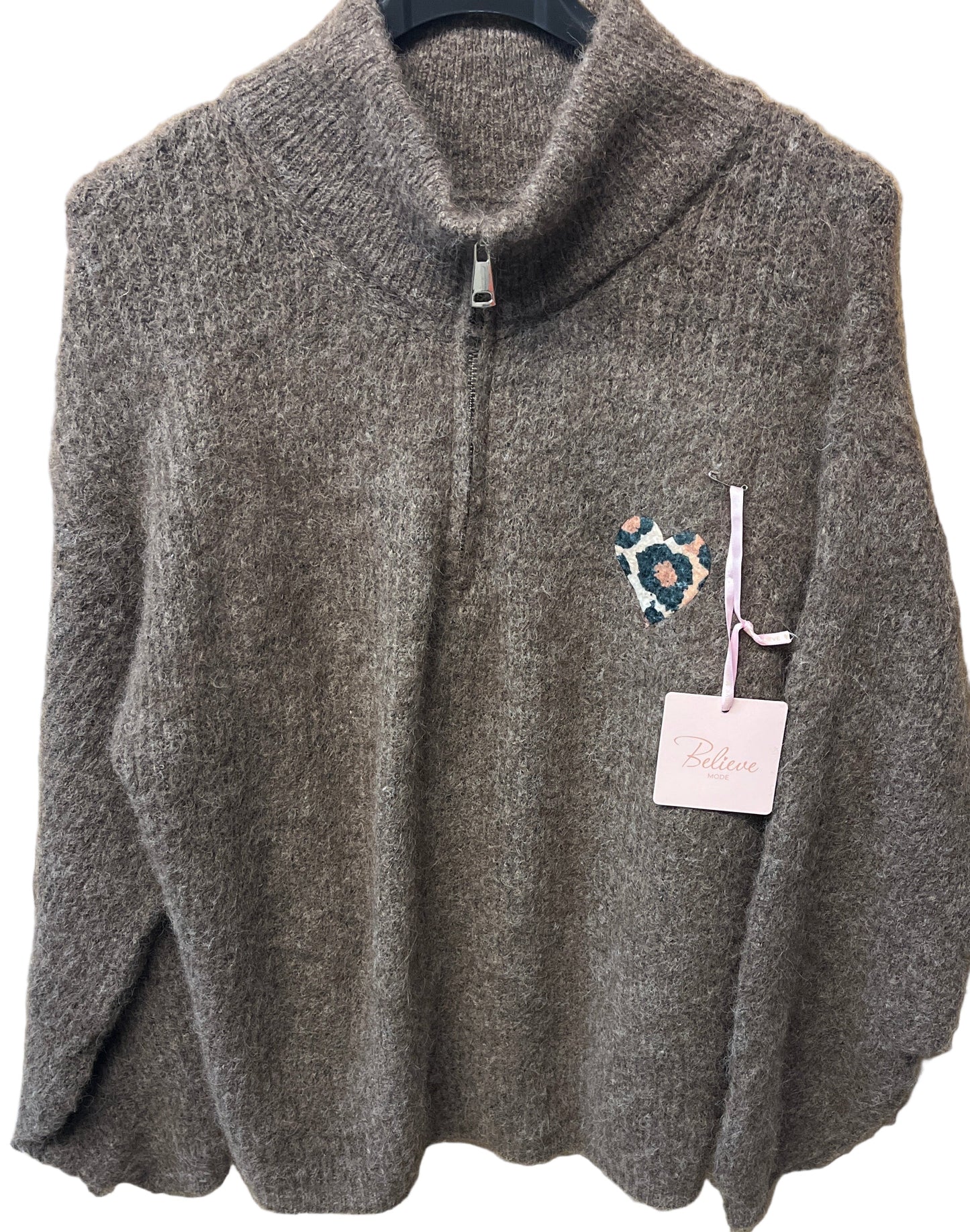 Wollpulli mit Leo Patch in Braun