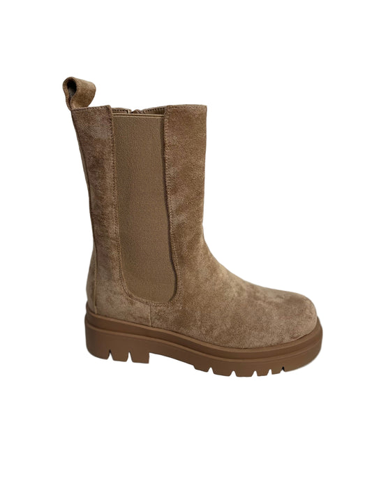 Chunky Chelsea Boot – Camel Suede