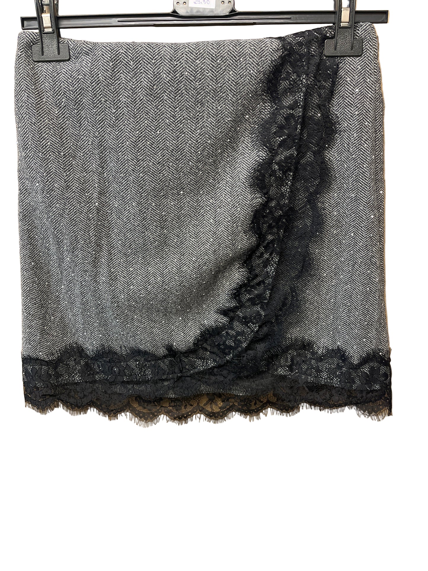 Rock mit Spitze und Glitzer