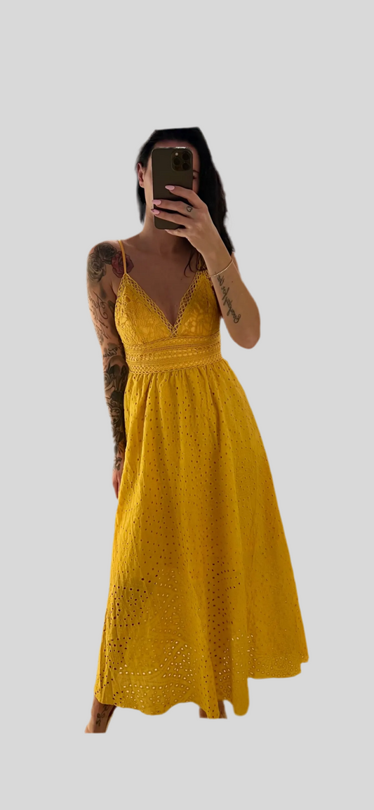 Kleid mit Lochstick
