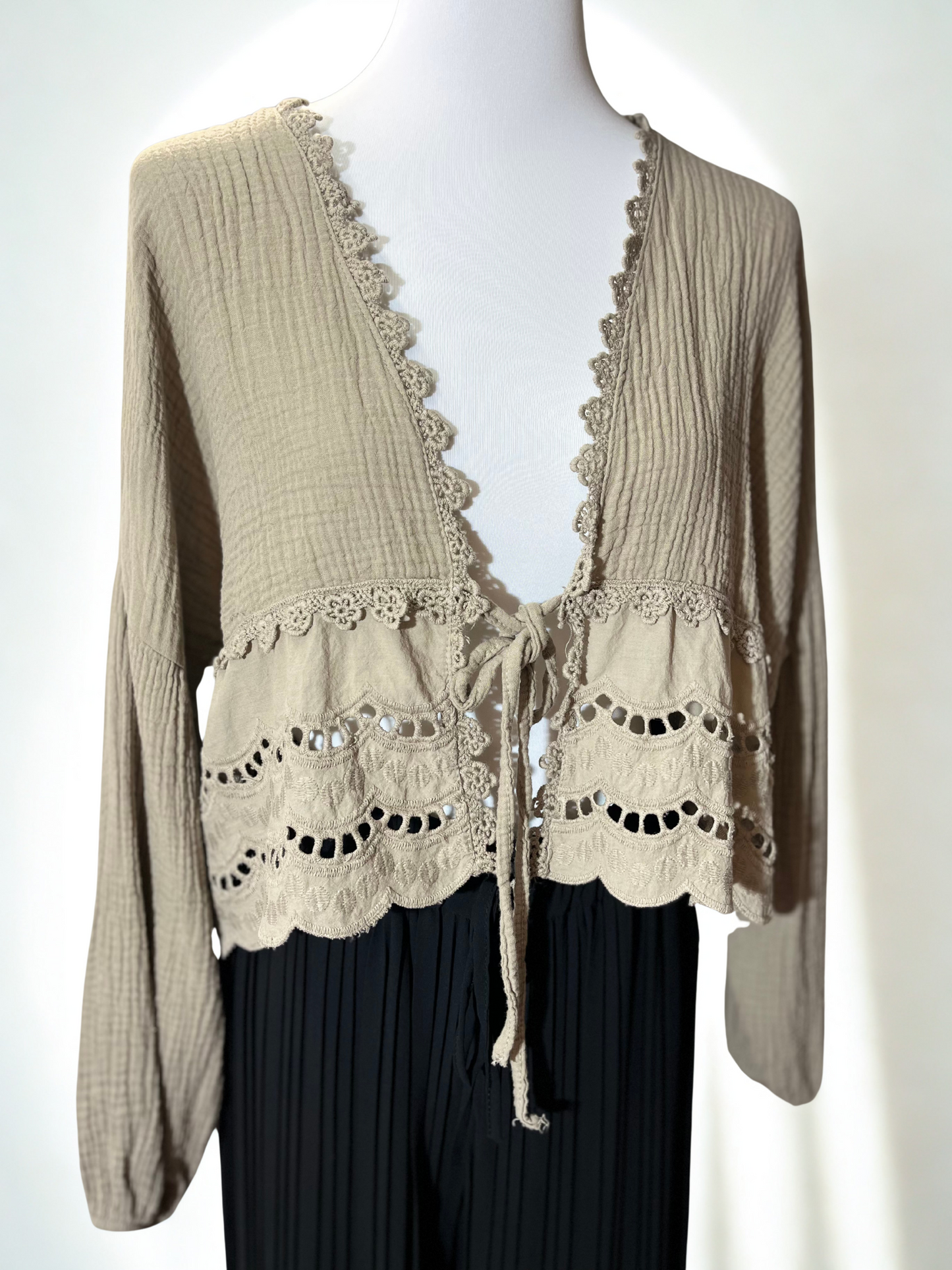 Musselin Bluse mit Lochstickerei