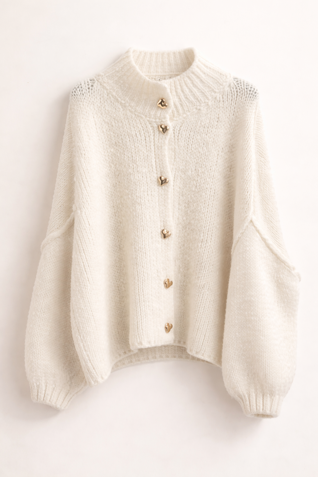 Strickjacke „Rosalie“ aus Wolle und Mohair | goldene Herz Knöpfe