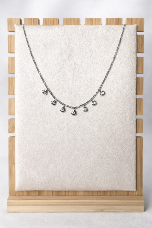"Zarte Herzchen Kette" mit Steinchen
