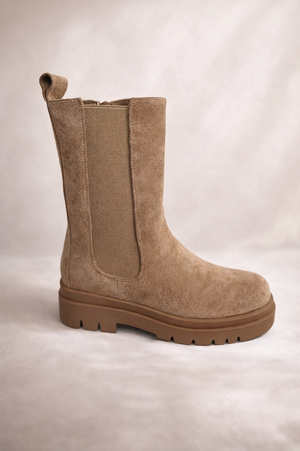 Chunky Chelsea Boot – Camel Suede