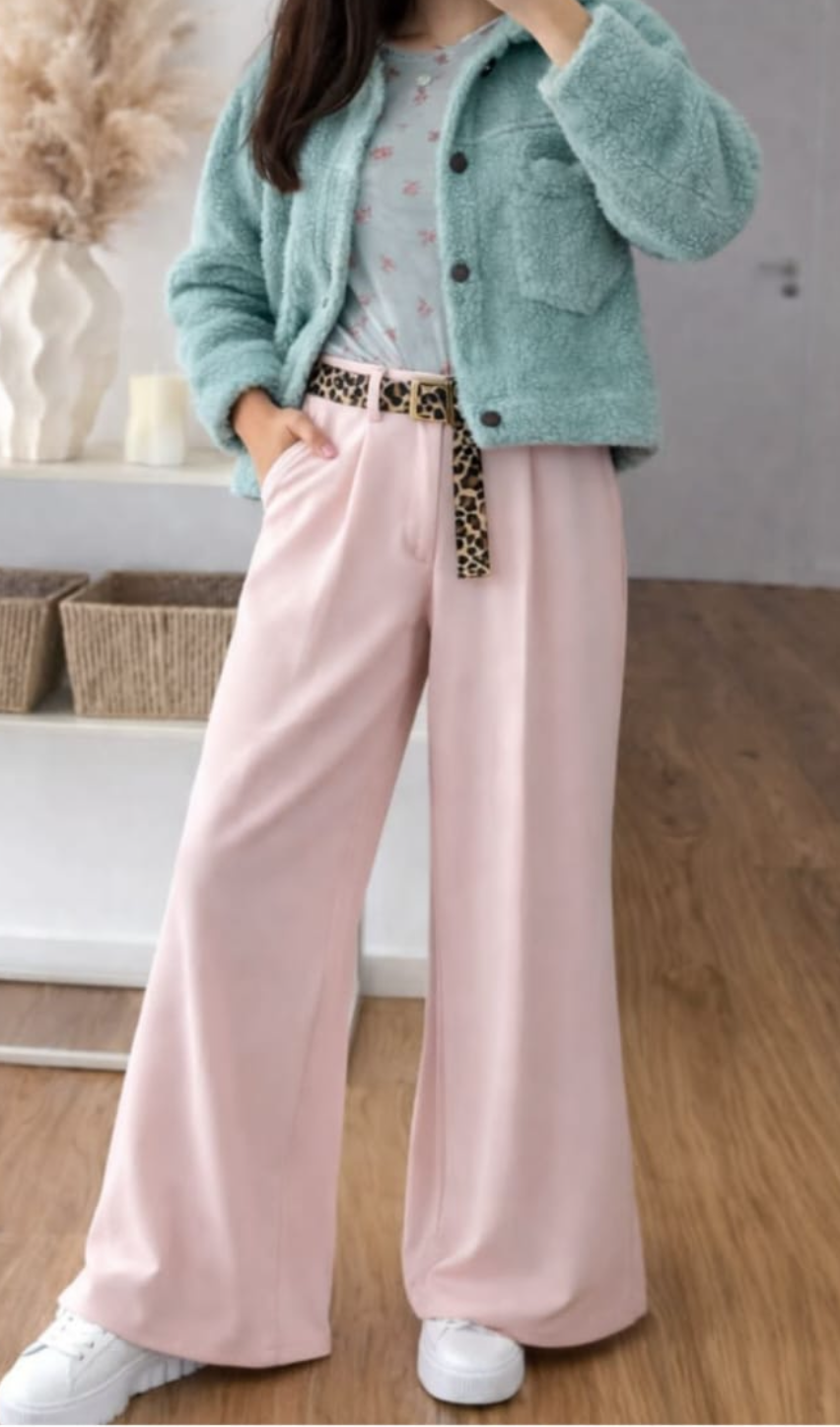 Elegante Butterstoff Hose mit Leo Gürtel