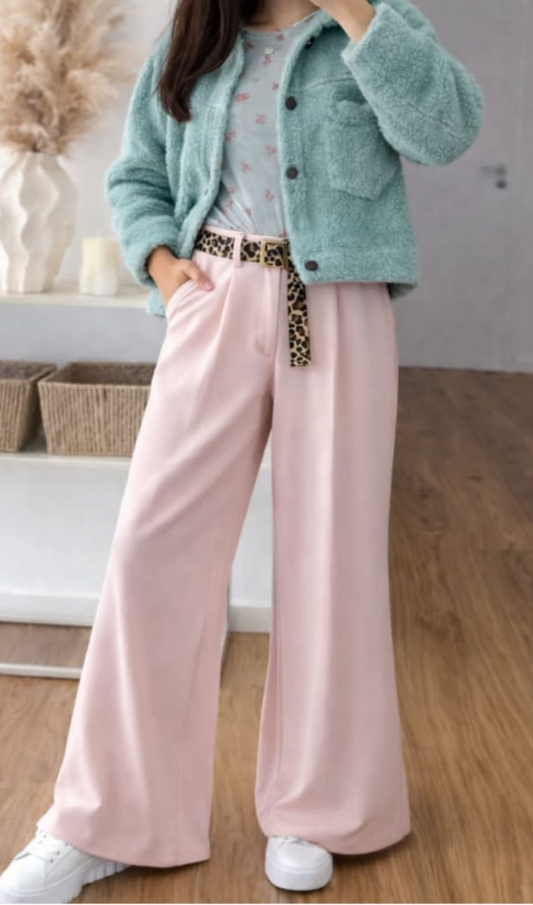 Elegante Butterstoff Hose mit Leo Gürtel