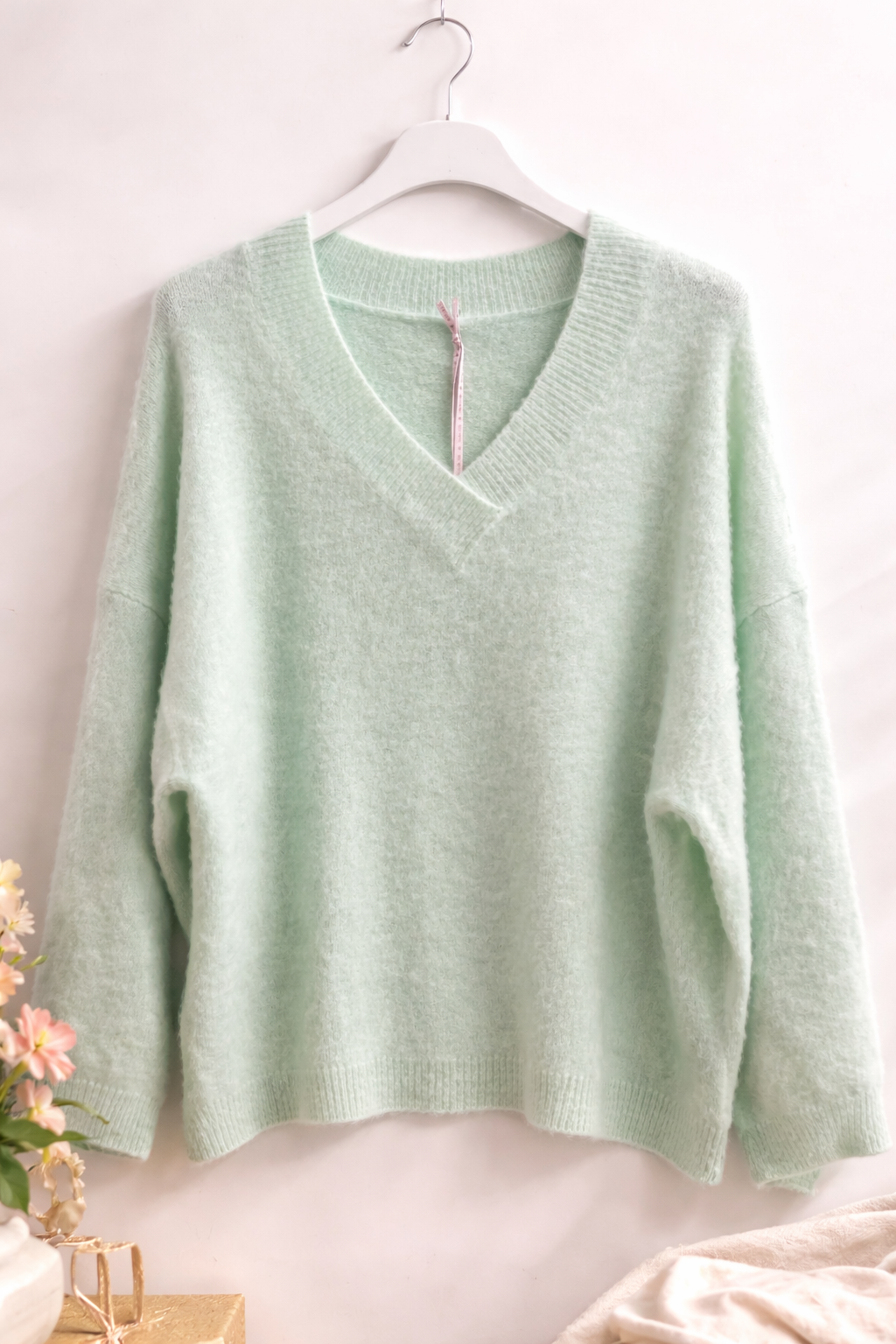 Wollpulli „Lizi“ mit V- Ausschnitt