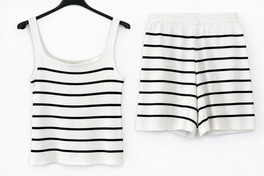 Strickshorts weiß mit Navy-Streifen